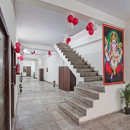 Hotel O Avs Hotel & Restaurant Noida Eksteriør billede