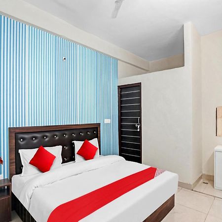 Hotel O Avs Hotel & Restaurant Noida Eksteriør billede