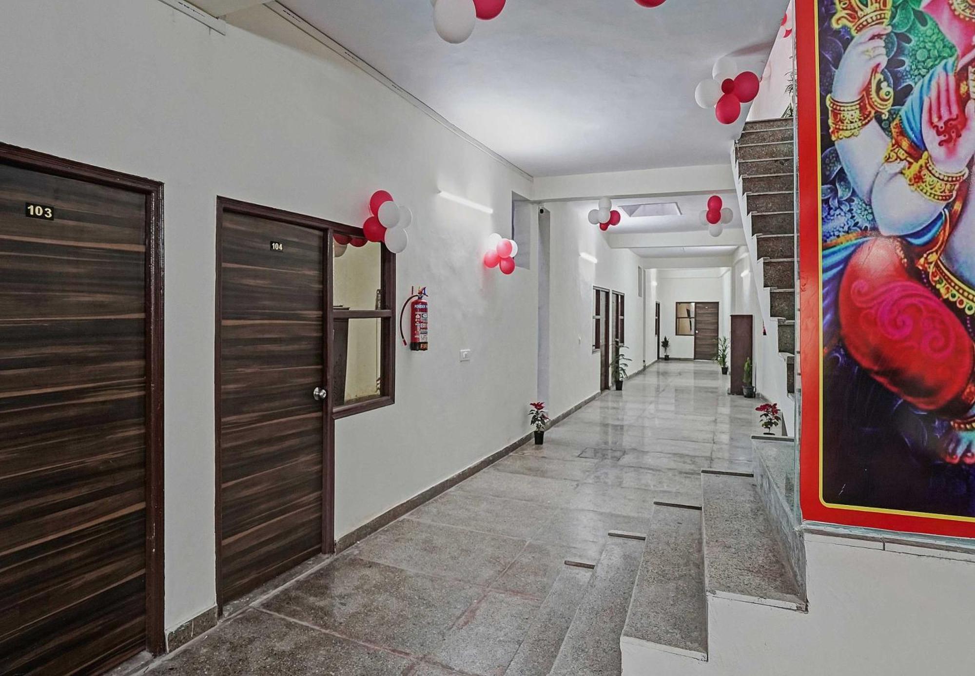 Hotel O Avs Hotel & Restaurant Noida Eksteriør billede