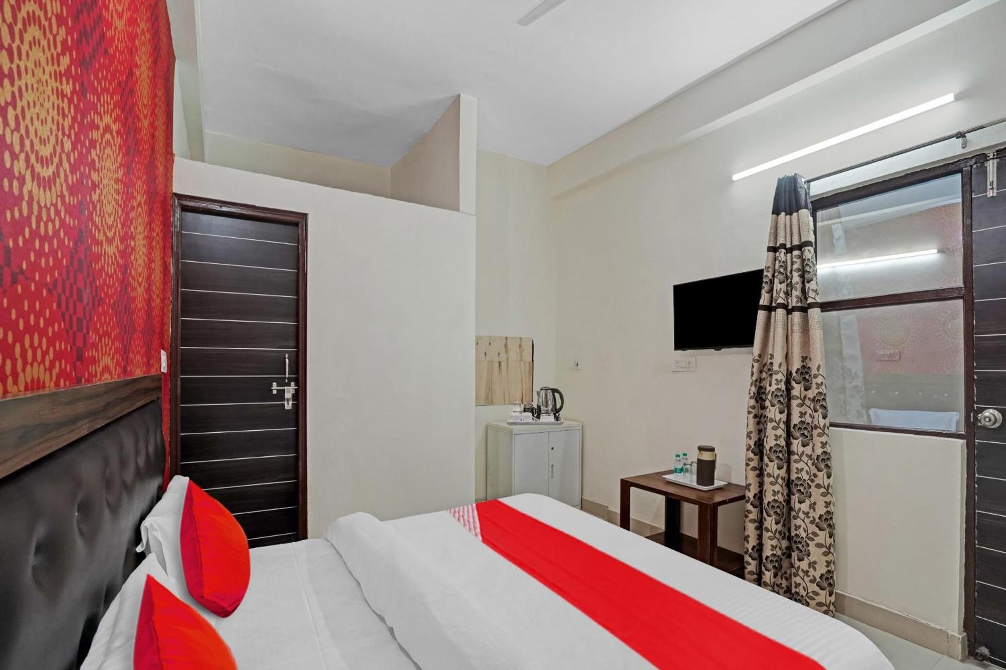 Hotel O Avs Hotel & Restaurant Noida Eksteriør billede