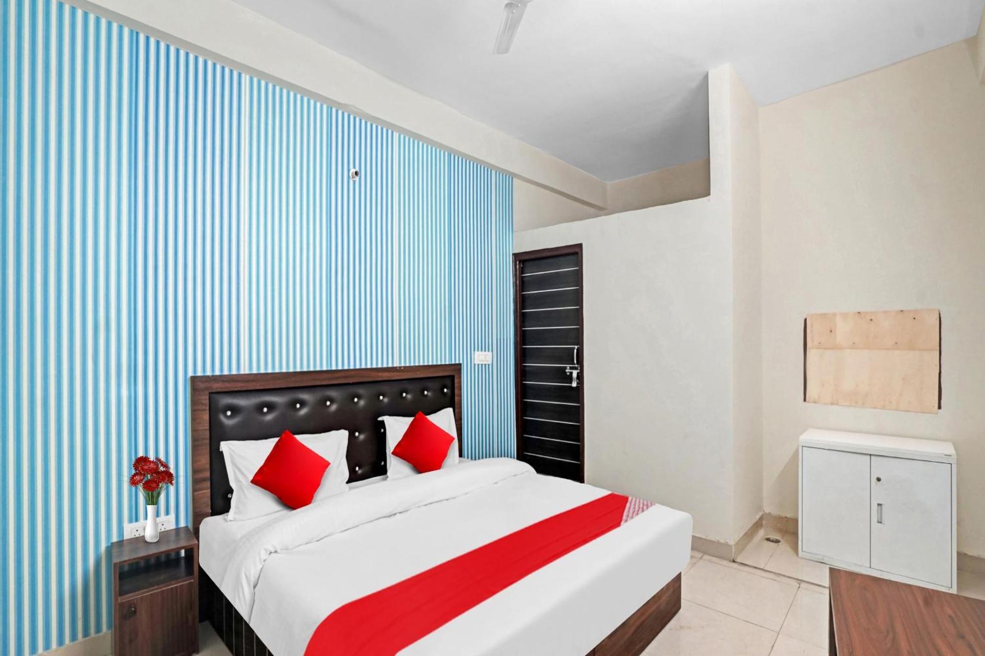 Hotel O Avs Hotel & Restaurant Noida Eksteriør billede
