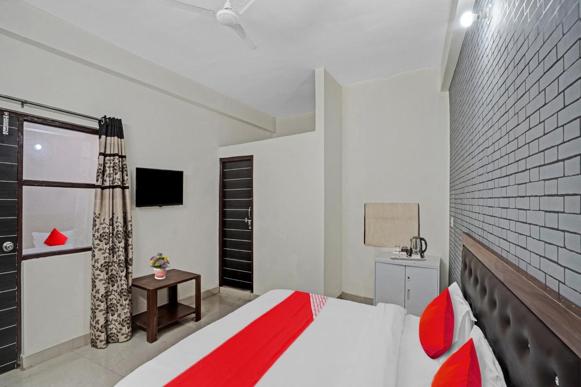 Hotel O Avs Hotel & Restaurant Noida Eksteriør billede