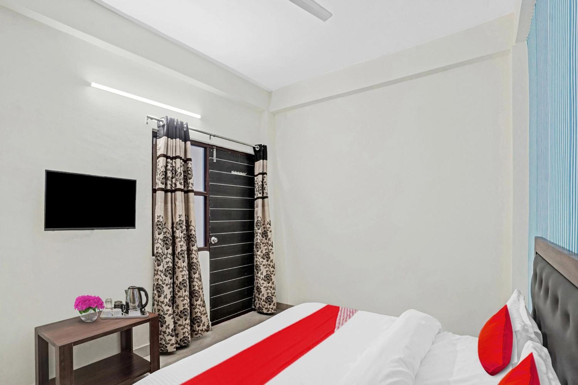 Hotel O Avs Hotel & Restaurant Noida Eksteriør billede
